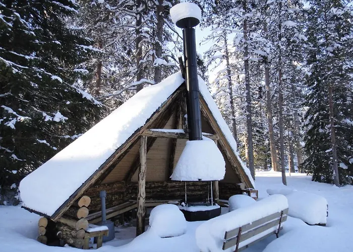 Nuoriso- Ja Luontomatkailukeskus *